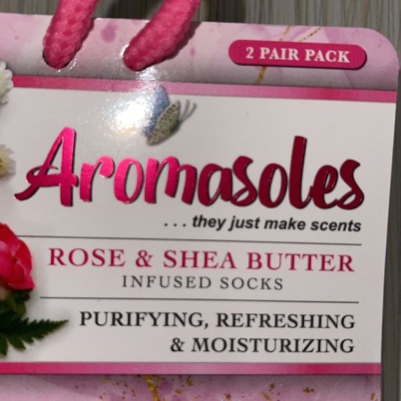 MinxNY Aromasoles Rose & Shea Butter Infused Socks - One Size - 2 Pair Pack - Picture 3 of 9